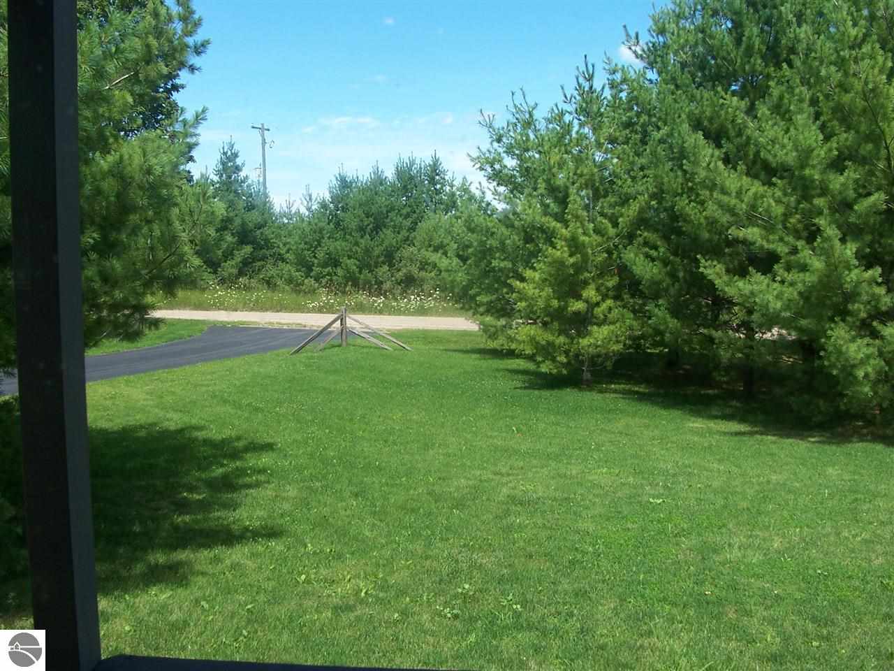3272 Reilly Road Lupton, MI 48635 - Photo 12 of 15 1790263-11.JPG