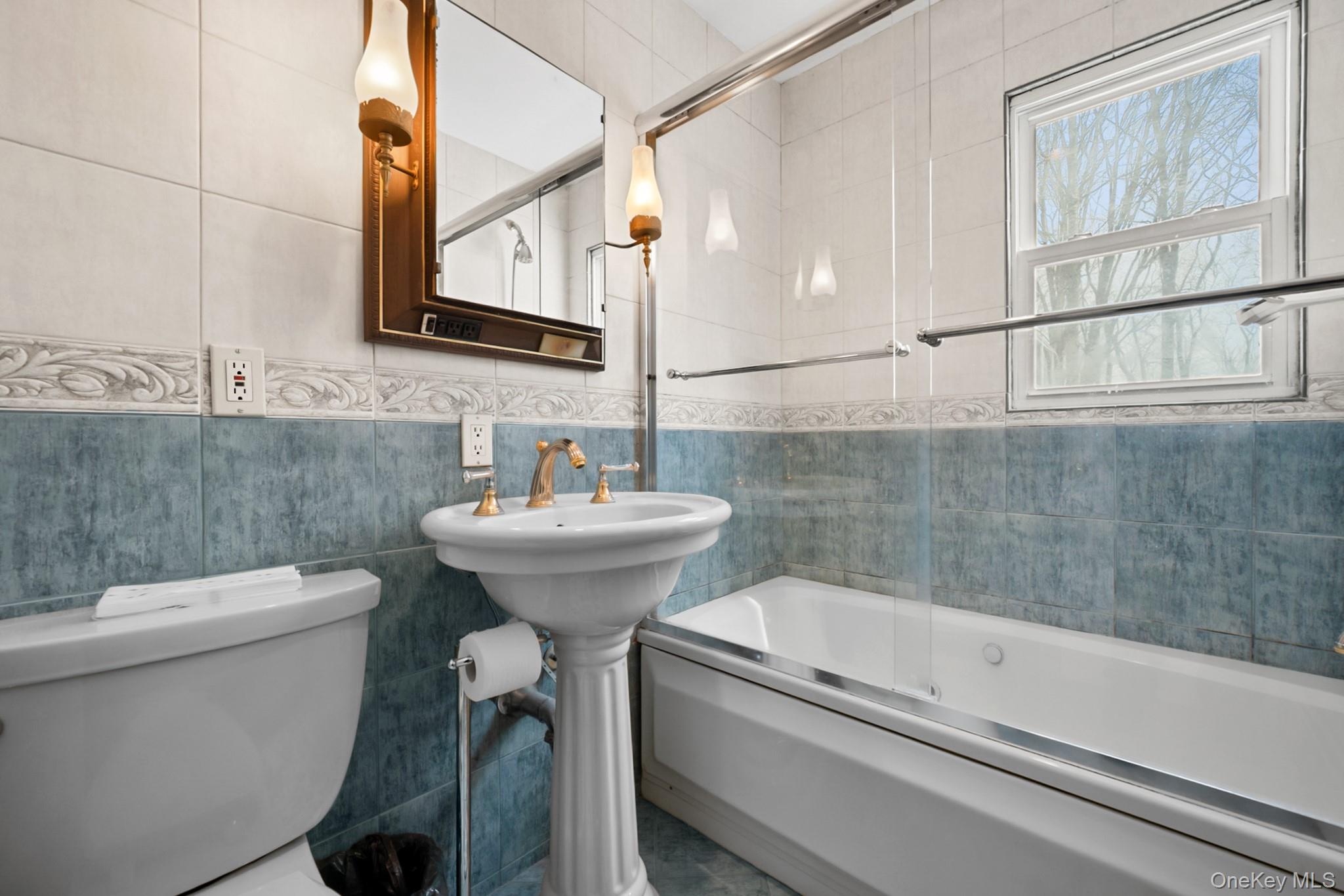 281 Woodacres Road East Patchogue, NY 11772 - Photo 10 of 11
