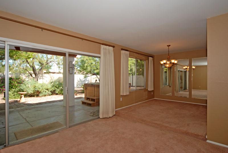 116 East Piping Rock Road Phoenix, AZ 85022 - Photo 3 of 13 FORMAL DINING & GREAT ROOM