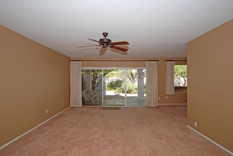 116 East Piping Rock Road Phoenix, AZ 85022 - Photo 4 of 13 GREAT ROOM