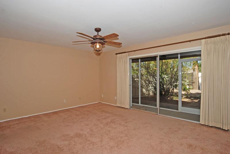 116 East Piping Rock Road Phoenix, AZ 85022 - Photo 8 of 13 MASTER BED ROOM
