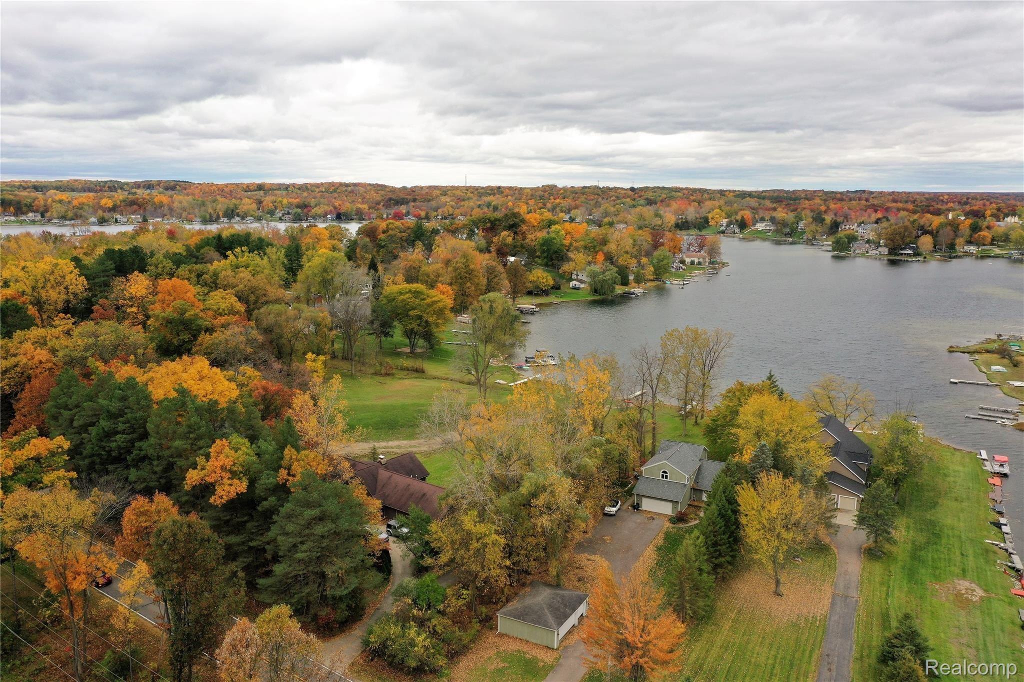 10498 Carmer Road Fenton, MI 48430 - Photo 11 of 40 DJI_0560.JPG