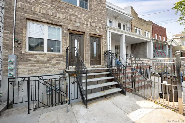 $1,099,000 | 164-15 104th Road | Jamaica