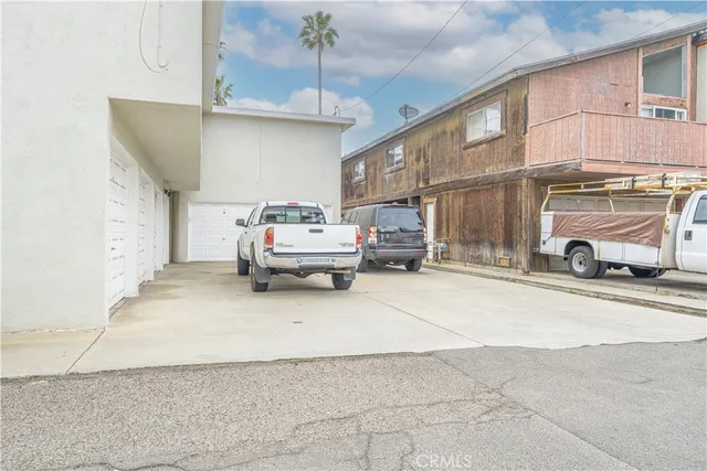 $2,600,000 | 222 20th Street, Huntington Beach, CA 92648