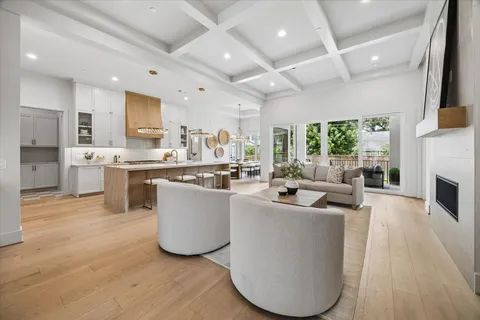 $1,850,000 | 5314 Evergreen Street, Bellaire, TX 77401