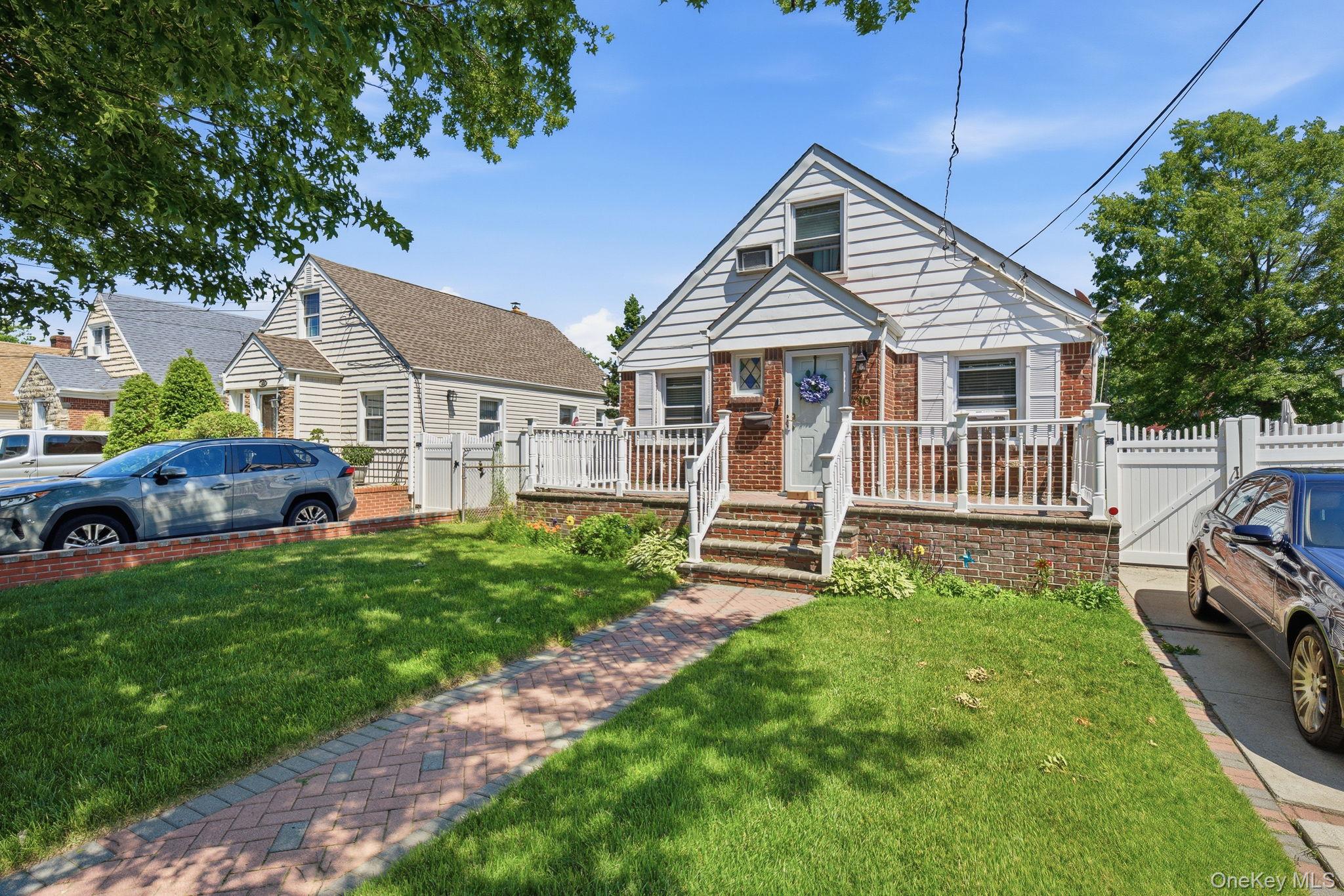 10 Everett Street Valley Stream, NY 11580 - Photo 1 of 20