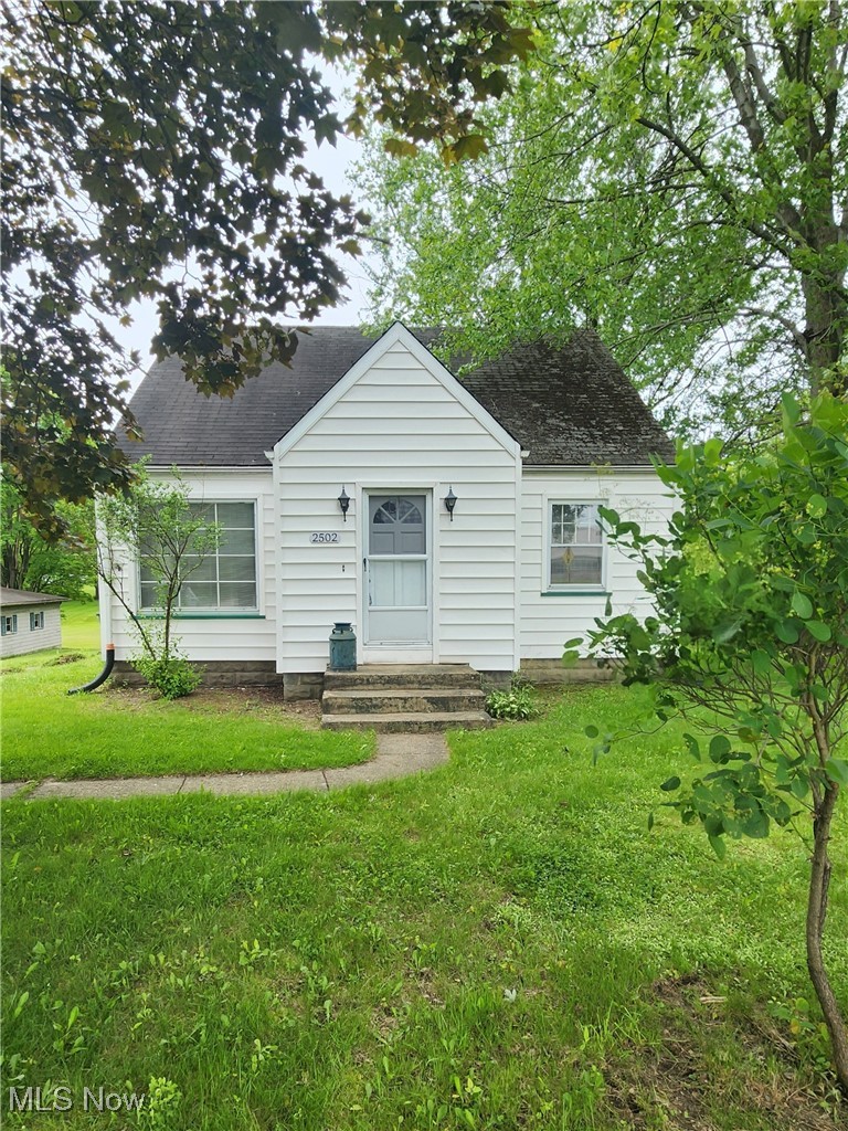 2502 North River Road Northeast Warren, OH 44483 - Photo 1 of 1