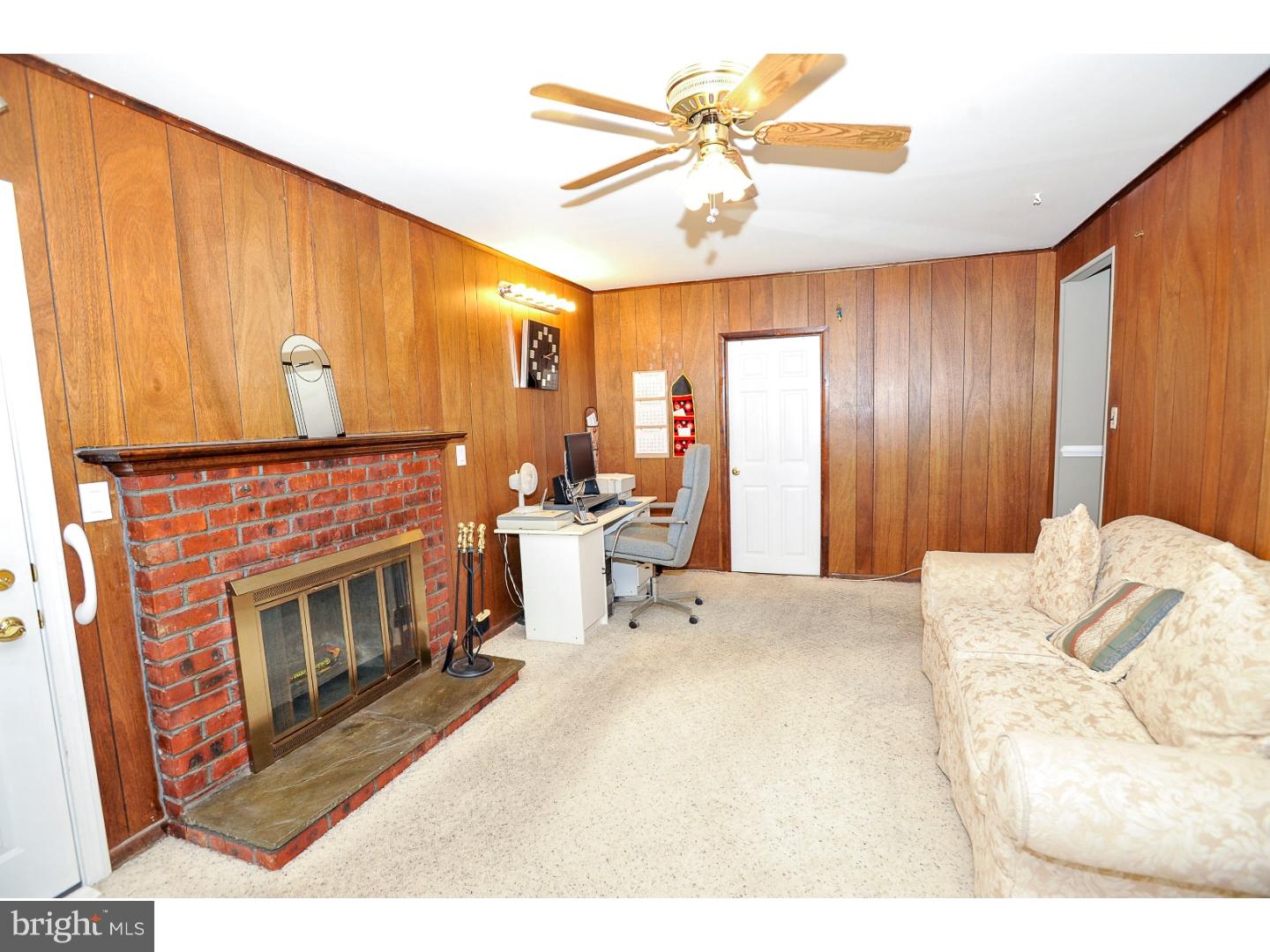 1435 Devon Road Warminster, PA 18974 - Photo 12 of 25 Family Room
