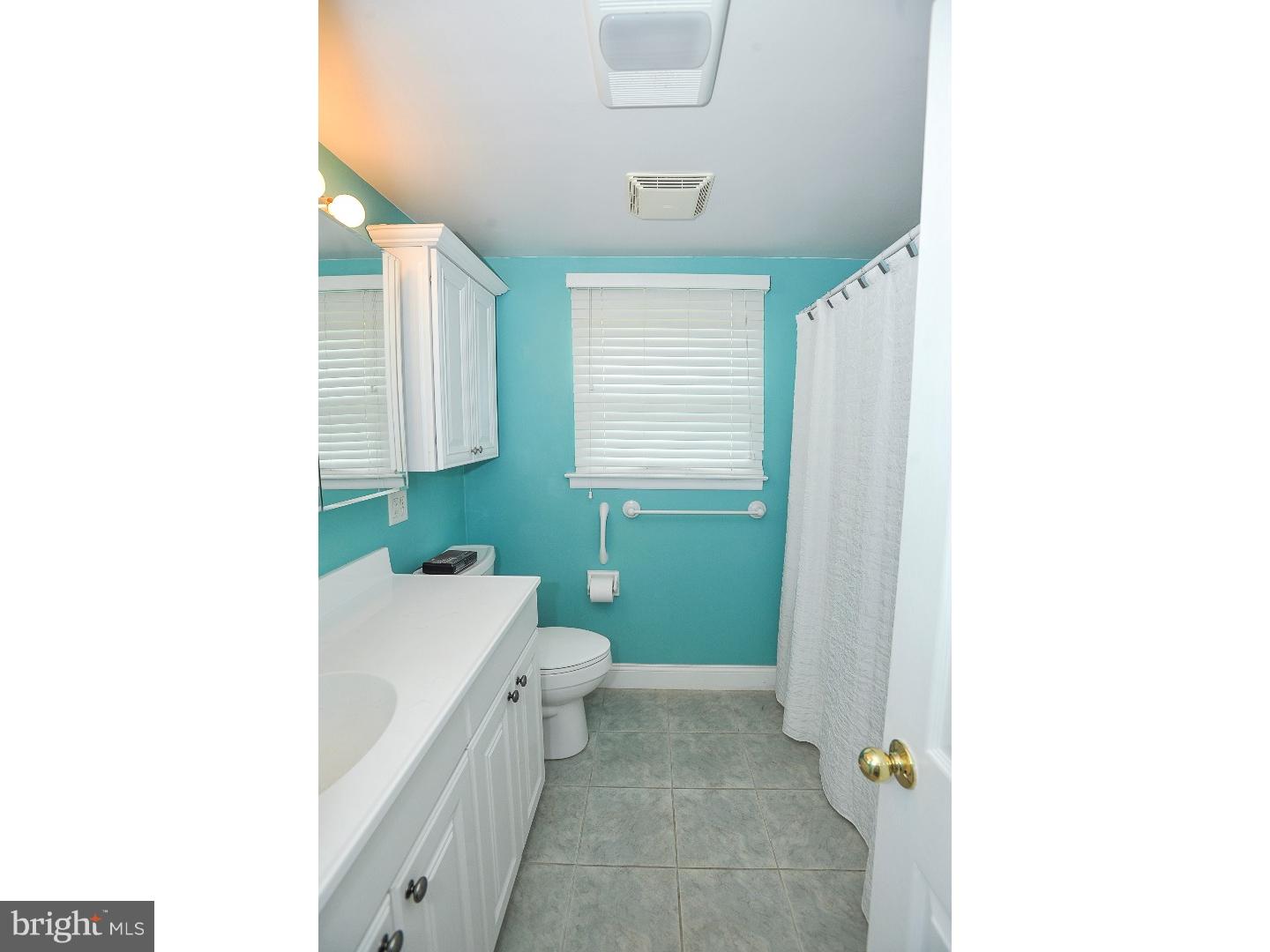 1435 Devon Road Warminster, PA 18974 - Photo 22 of 25 Bathroom