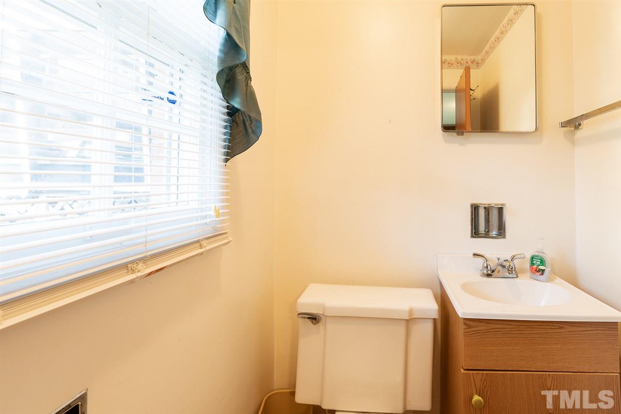 2505 Remington Road Raleigh, NC 27610 - Photo 15 of 30
