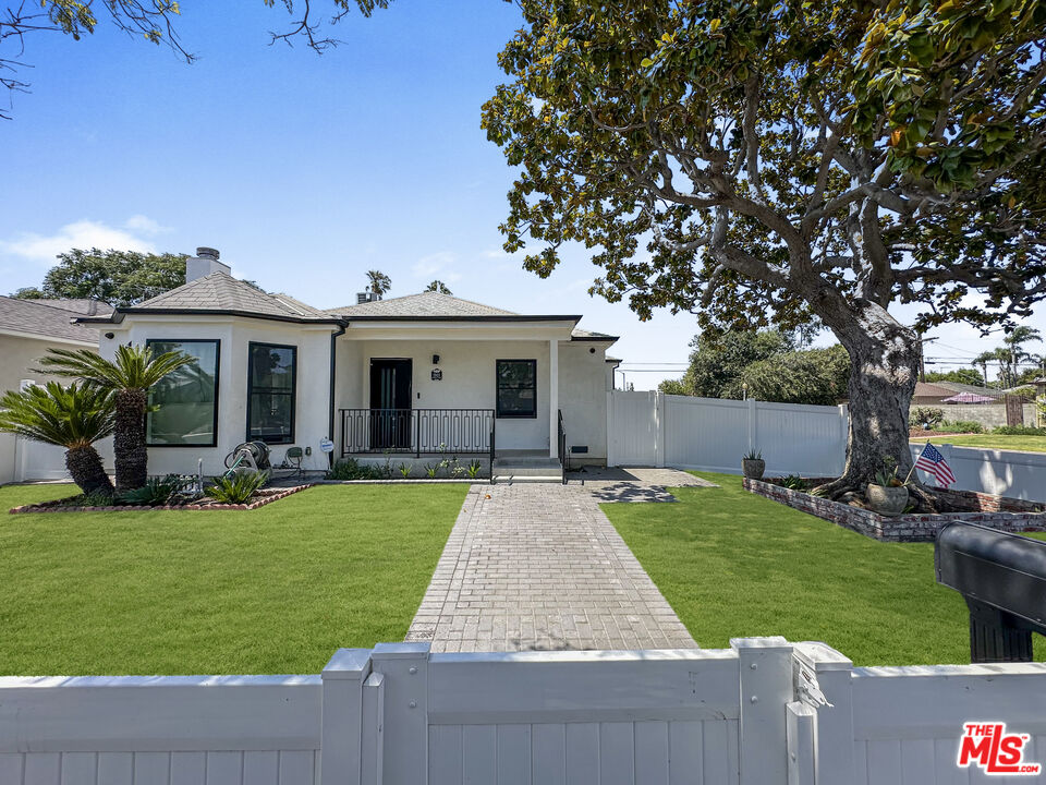 1901 South Point View Street Los Angeles, CA 90034 - Photo 1 of 21