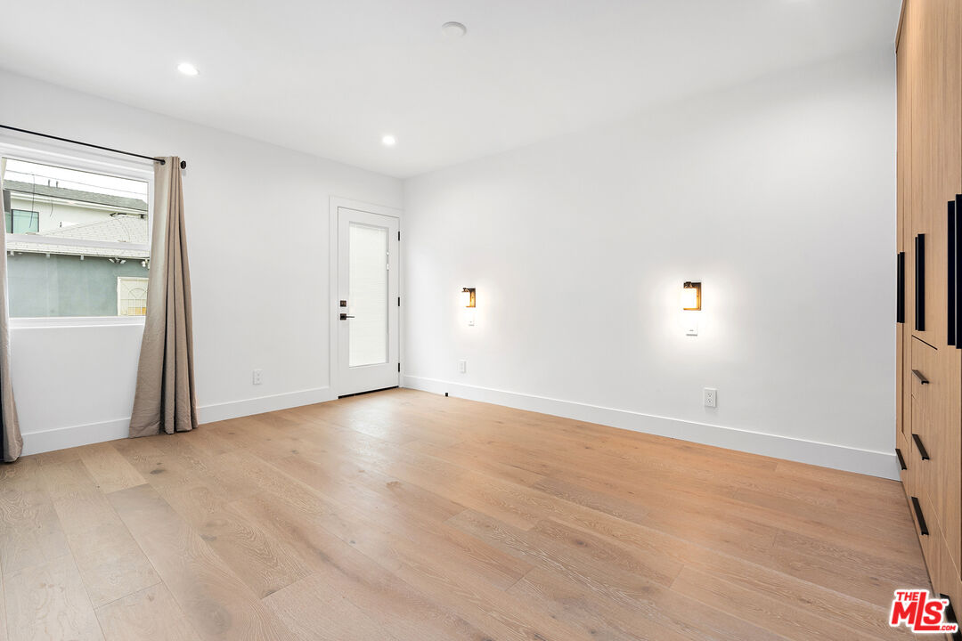 1901 South Point View Street Los Angeles, CA 90034 - Photo 15 of 21