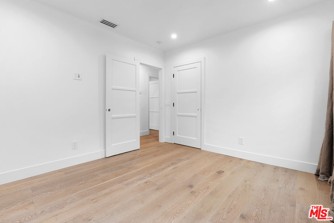 1901 South Point View Street Los Angeles, CA 90034 - Photo 17 of 21