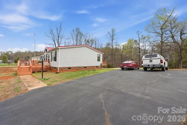 $204,999 | 2862 Eagle Point Drive, Trinity, NC 27370