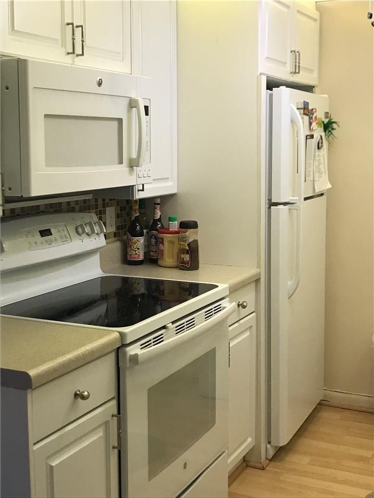 1072 Cornwall East, Unit 1072 Boca Raton, FL 33434 - Photo 4 of 10 Photo 4