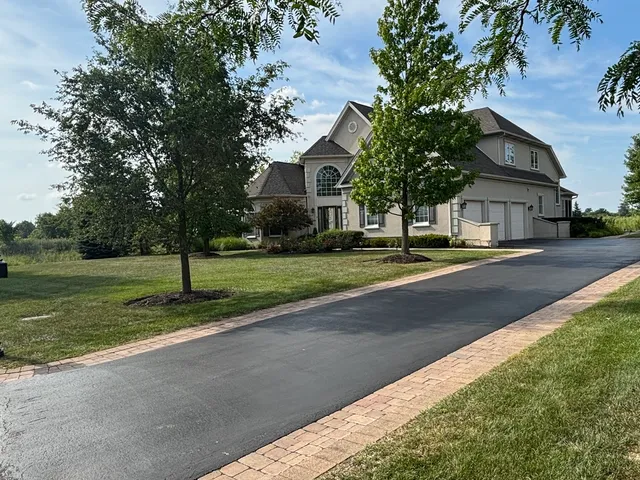 $1,130,000 | 2 Wood Oaks Drive, South Barrington, IL 60010