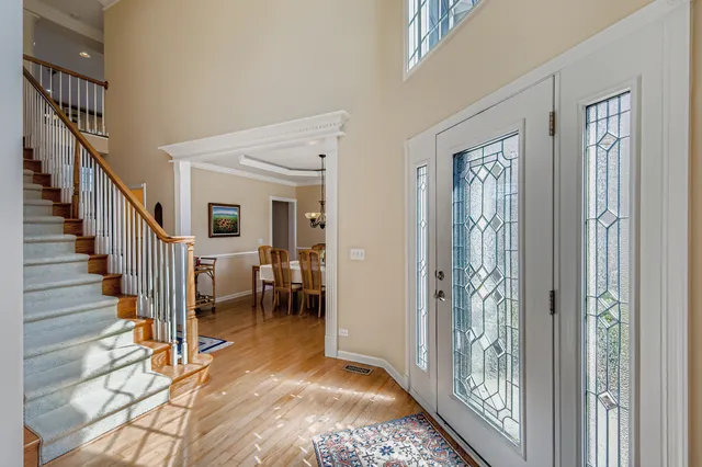 $1,130,000 | 2 Wood Oaks Drive, South Barrington, IL 60010