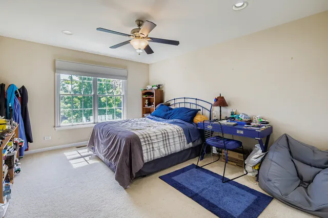 $1,130,000 | 2 Wood Oaks Drive, South Barrington, IL 60010