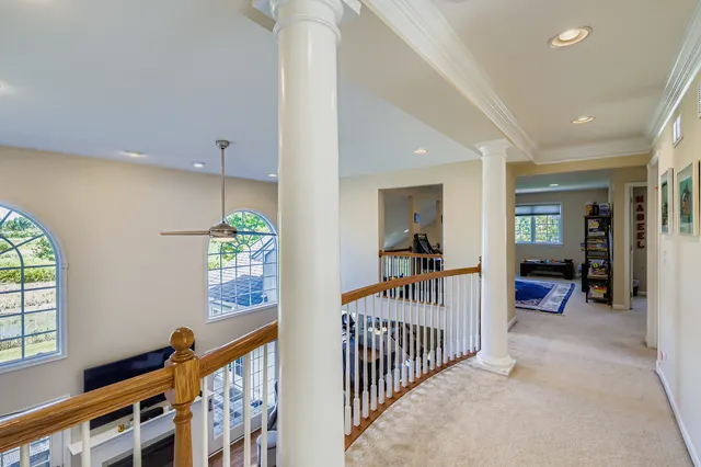 $1,130,000 | 2 Wood Oaks Drive, South Barrington, IL 60010