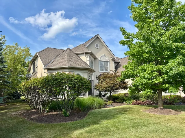 $1,130,000 | 2 Wood Oaks Drive, South Barrington, IL 60010