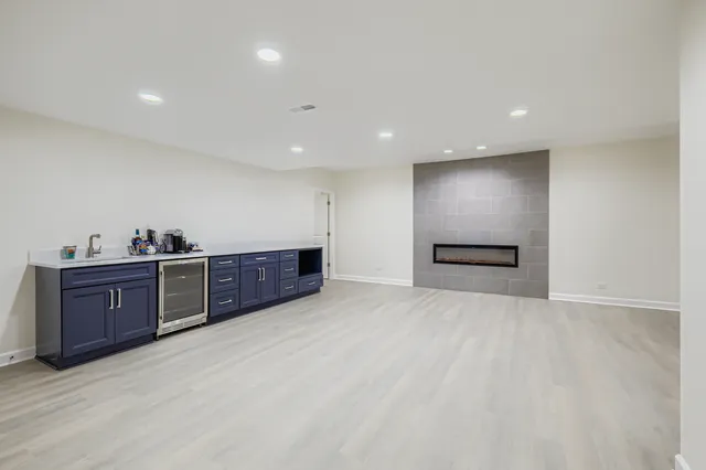 $1,130,000 | 2 Wood Oaks Drive, South Barrington, IL 60010