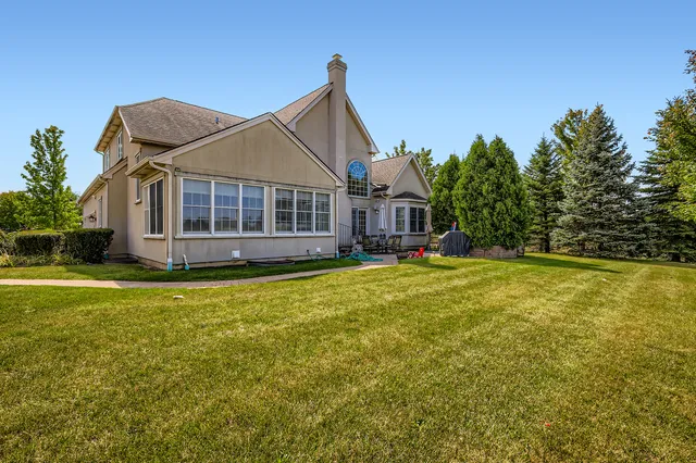 $1,130,000 | 2 Wood Oaks Drive, South Barrington, IL 60010