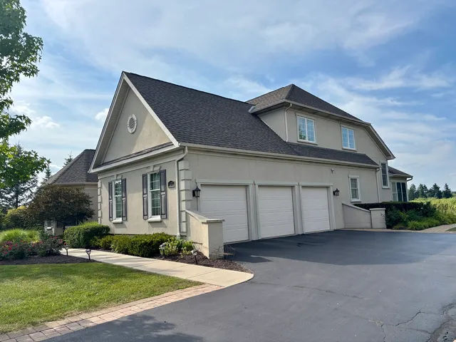$1,130,000 | 2 Wood Oaks Drive, South Barrington, IL 60010