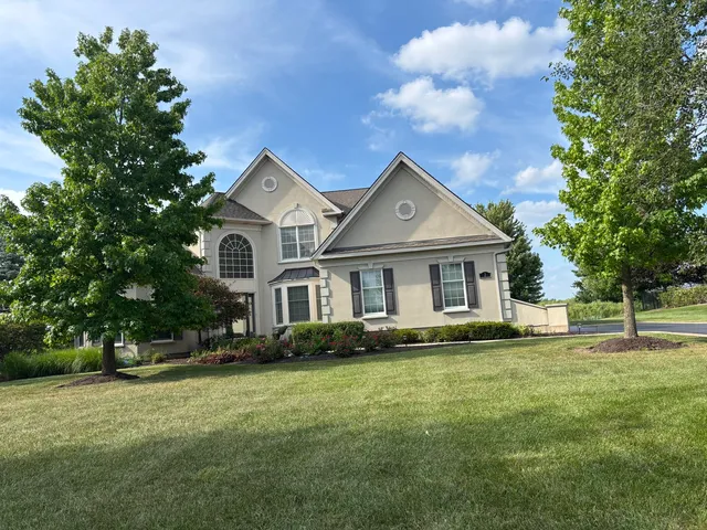 $1,130,000 | 2 Wood Oaks Drive, South Barrington, IL 60010