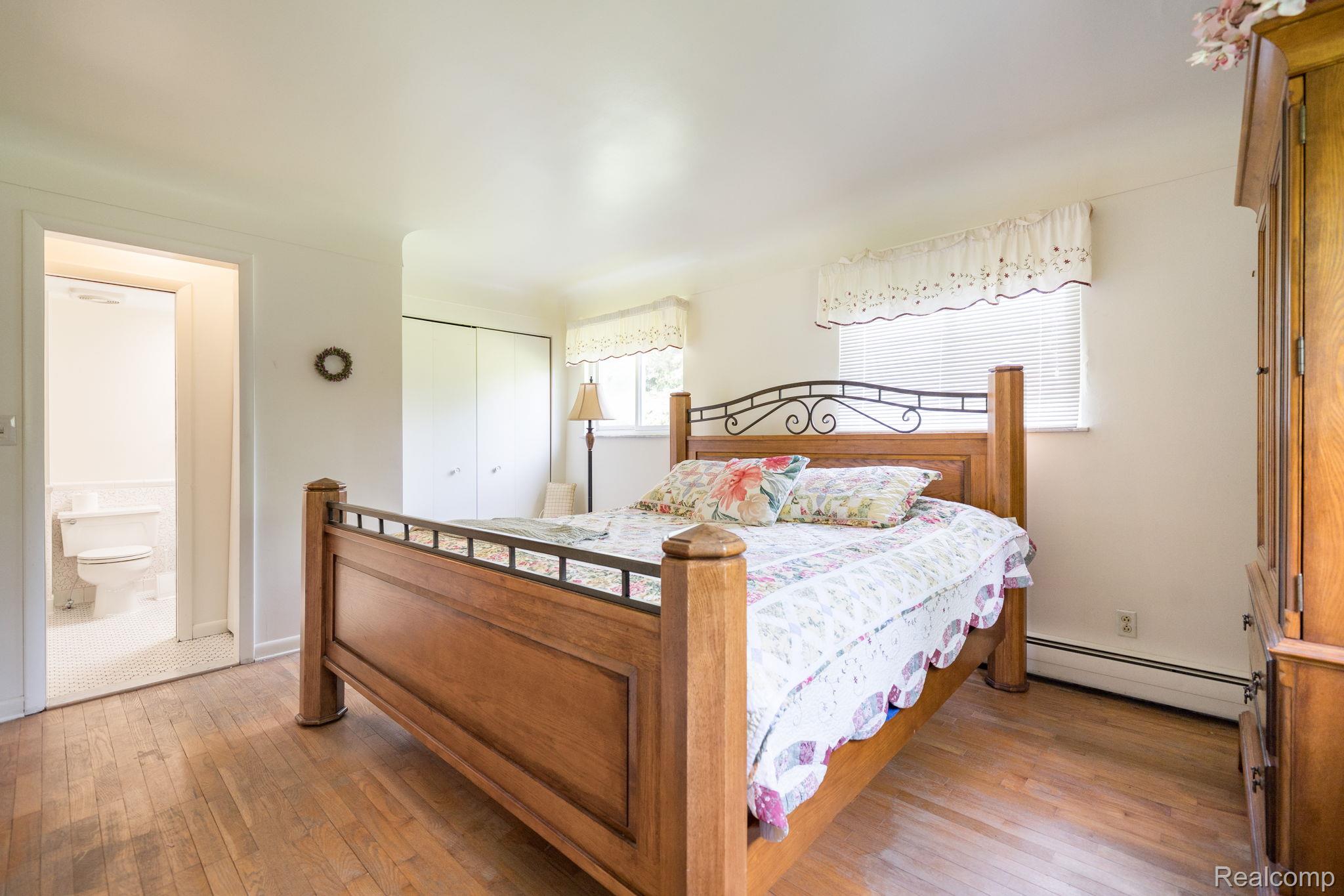 5871 Brewster Road Rochester, MI 48306 - Photo 29 of 50 20-web-or-mls-5871 Brewster Rd-20.jpg