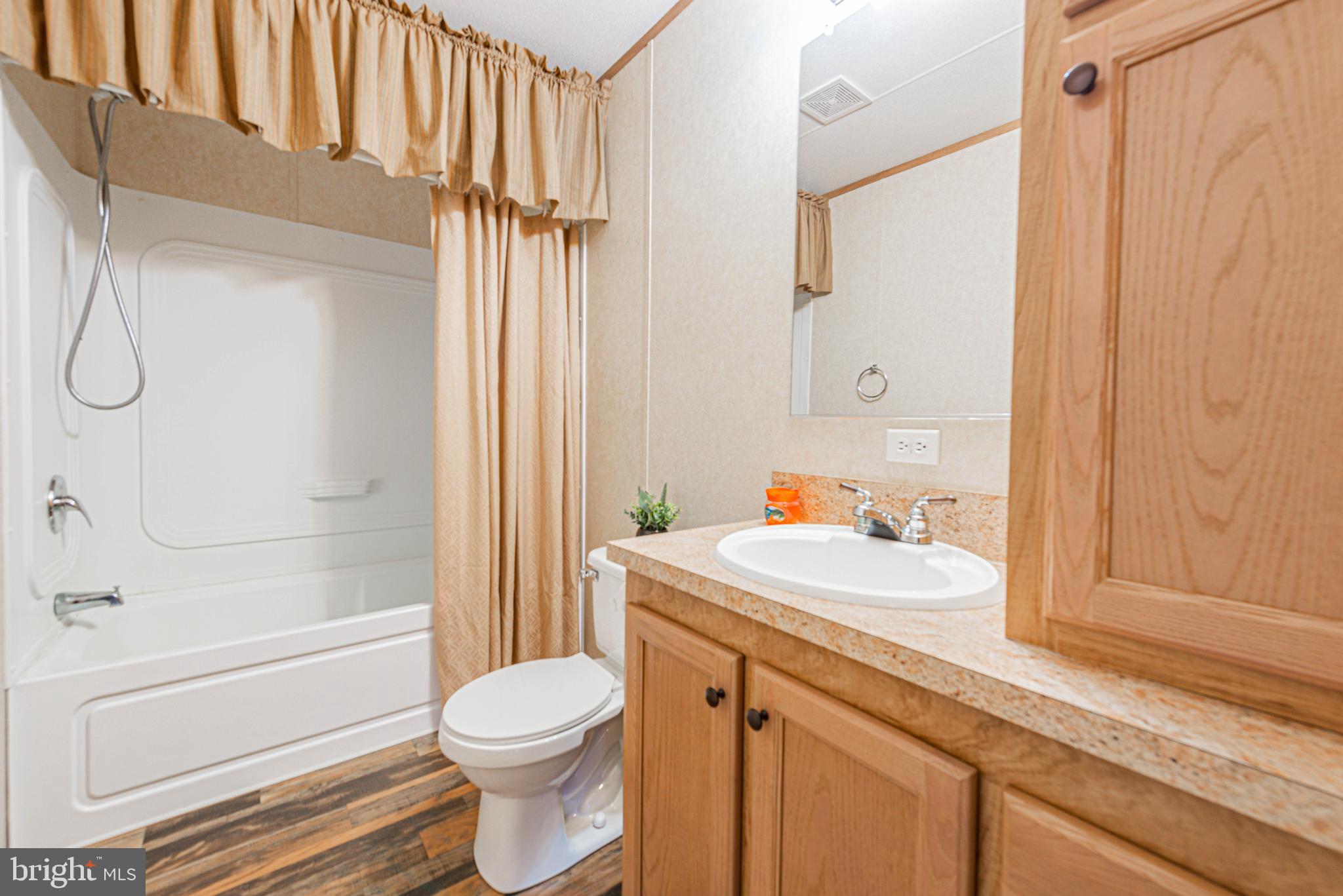 4550 Stockton Road Pocomoke City, MD 21851 - Photo 22 of 30 Hallway Bathroom