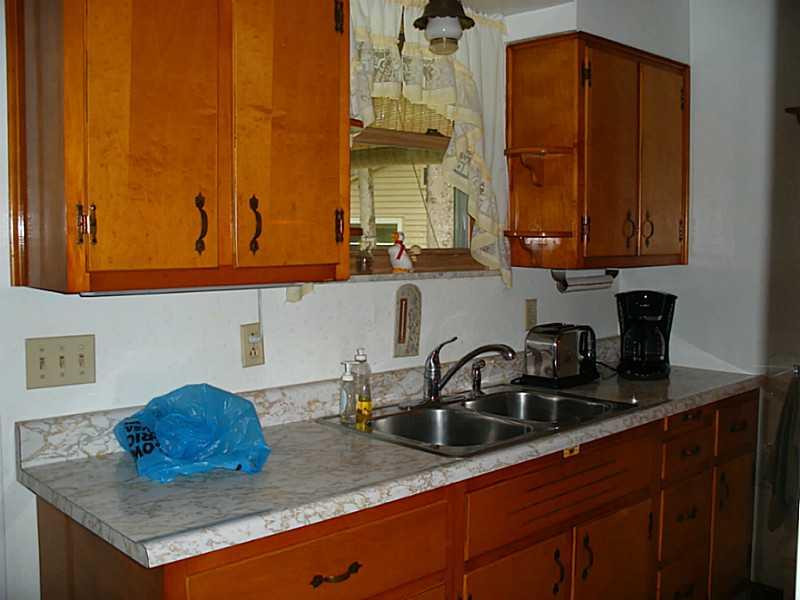 280 Thompsonville Road Canonsburg, PA 15317 - Photo 11 of 25 Kitchen.