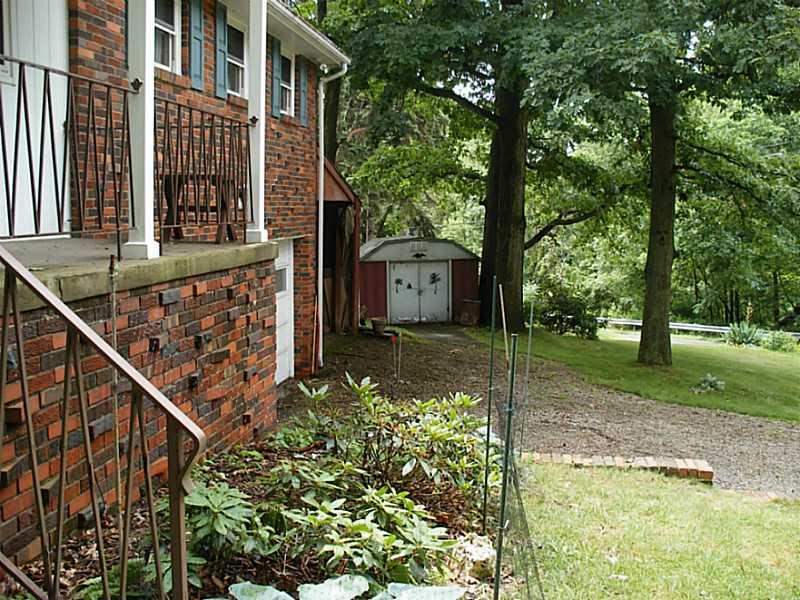 280 Thompsonville Road Canonsburg, PA 15317 - Photo 5 of 25 Exterior Front.