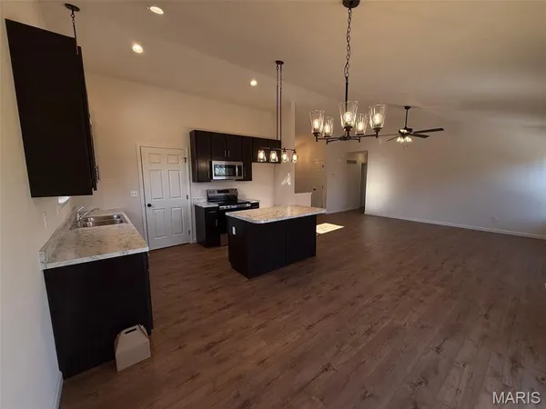 $2,750 | 9618 Red Maple Trail, Hillsboro, MO 63050