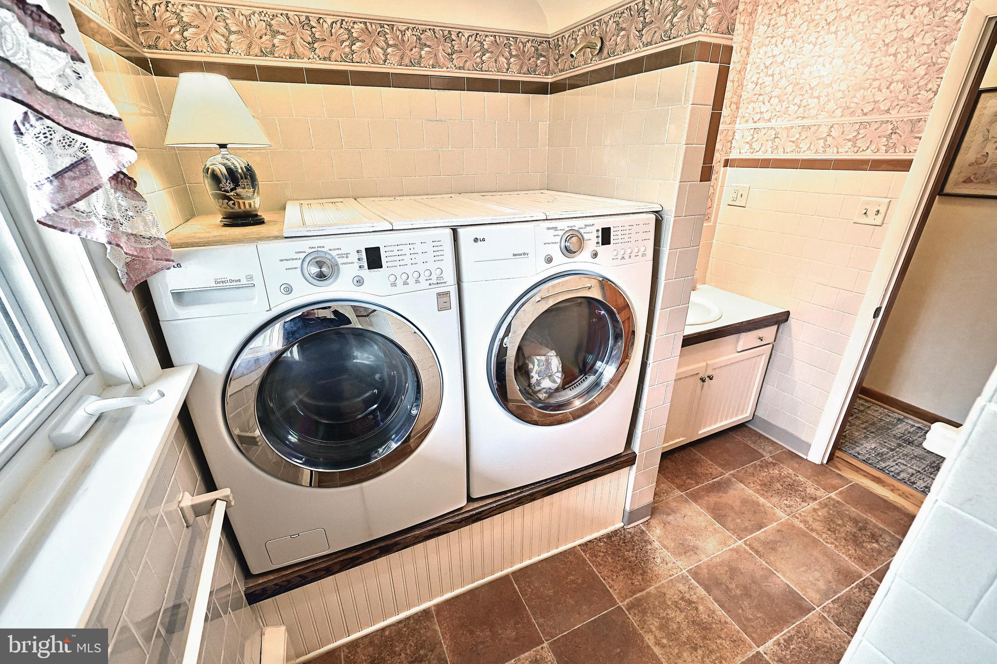 4204 Grandview Road Hanover, PA 17331 - Photo 29 of 77 a utility room with dryer and washer
