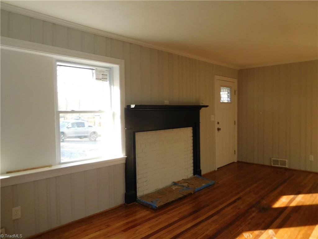 413 Motor Road Winston-Salem, NC 27105 - Photo 5 of 29 Living Room.
