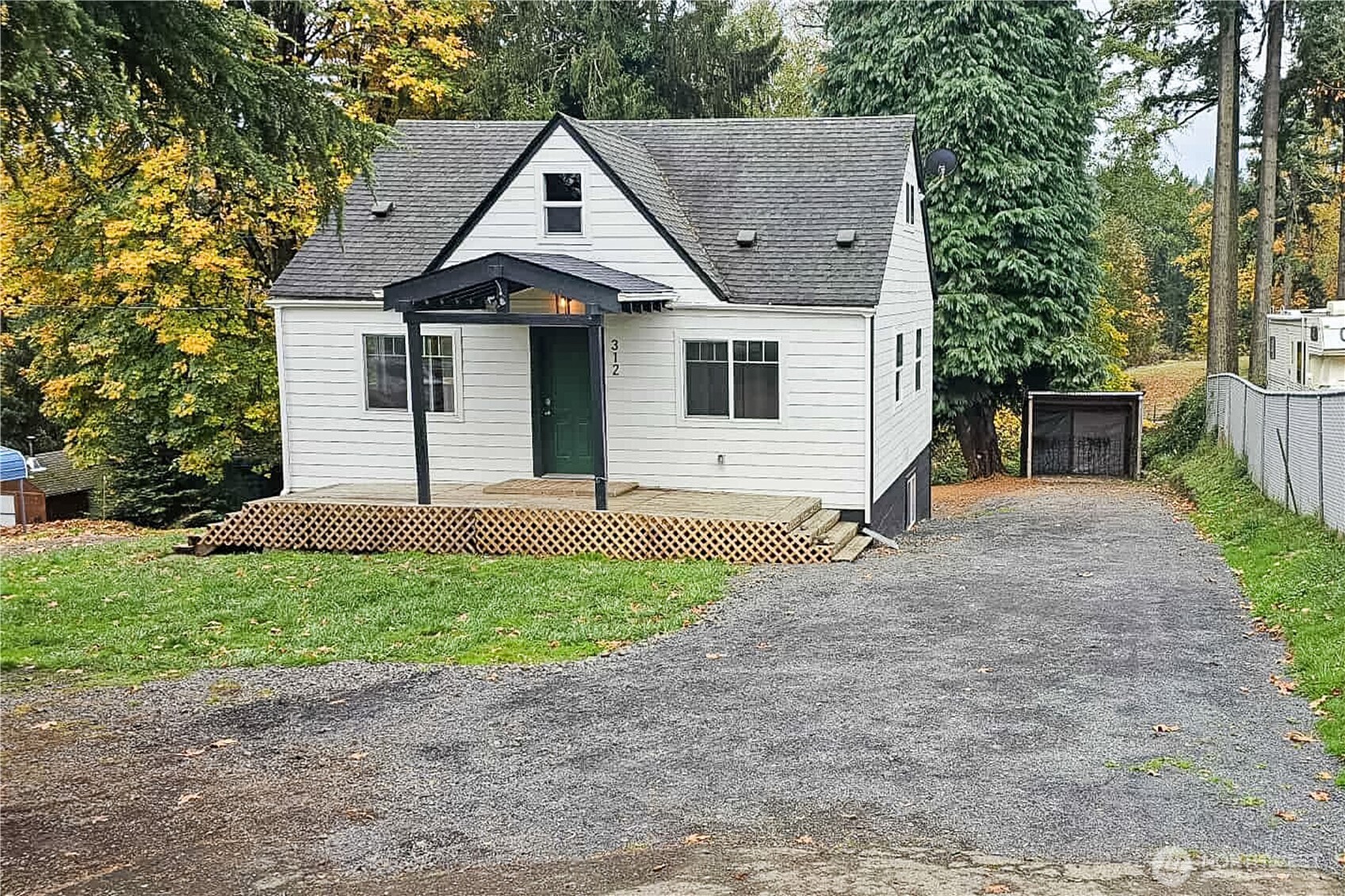 312 Nevada Drive Longview, WA 98632 - Photo 27 of 27 a front view of a house with garden