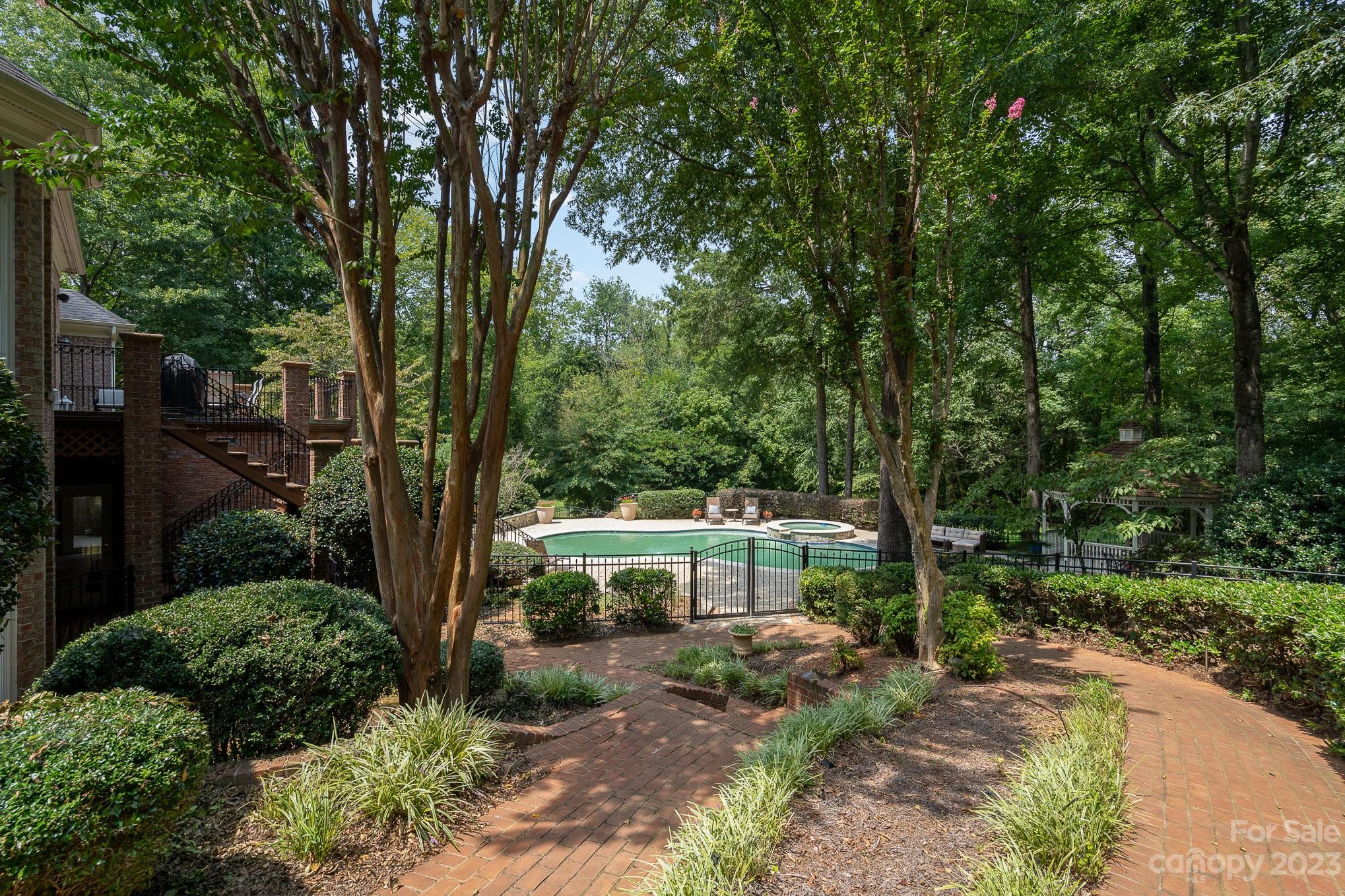 6535 Seton House Lane Charlotte, NC 28277 - Photo 40 of 48 a view of a small garden