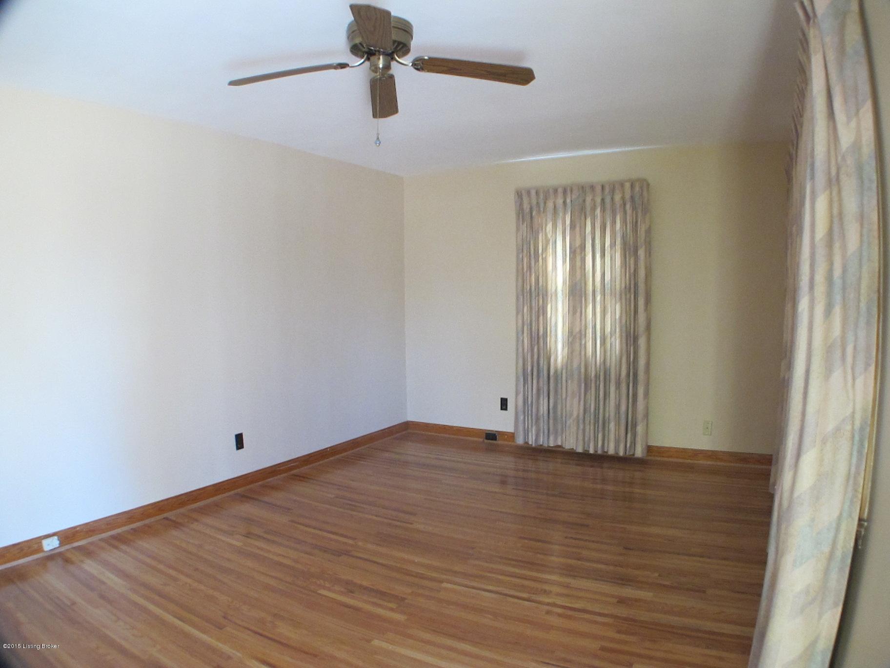 8351 Walker Road Louisville, KY 40258 - Photo 10 of 15 IMG_5953