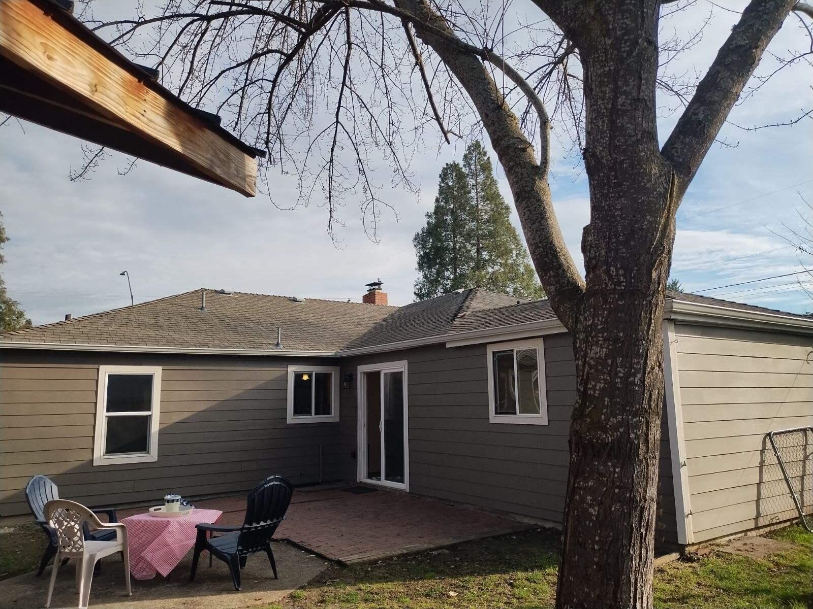 2145 Springbrook Road Medford, OR 97504 - Photo 36 of 43 privatebackyard