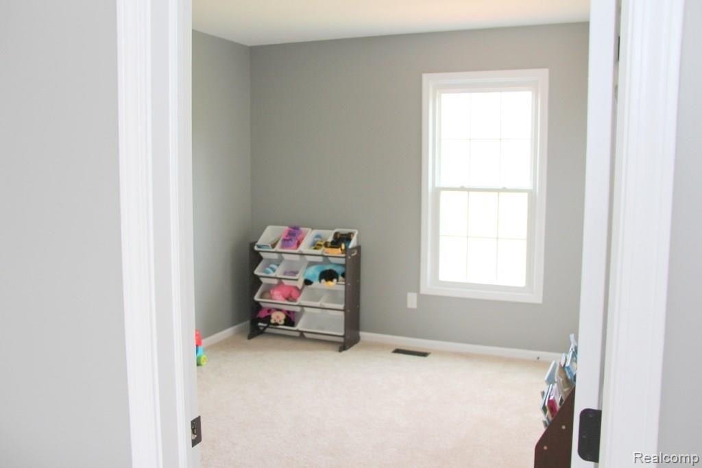 2368 Pleasant View Drive Rochester Hills, MI 48306 - Photo 18 of 19