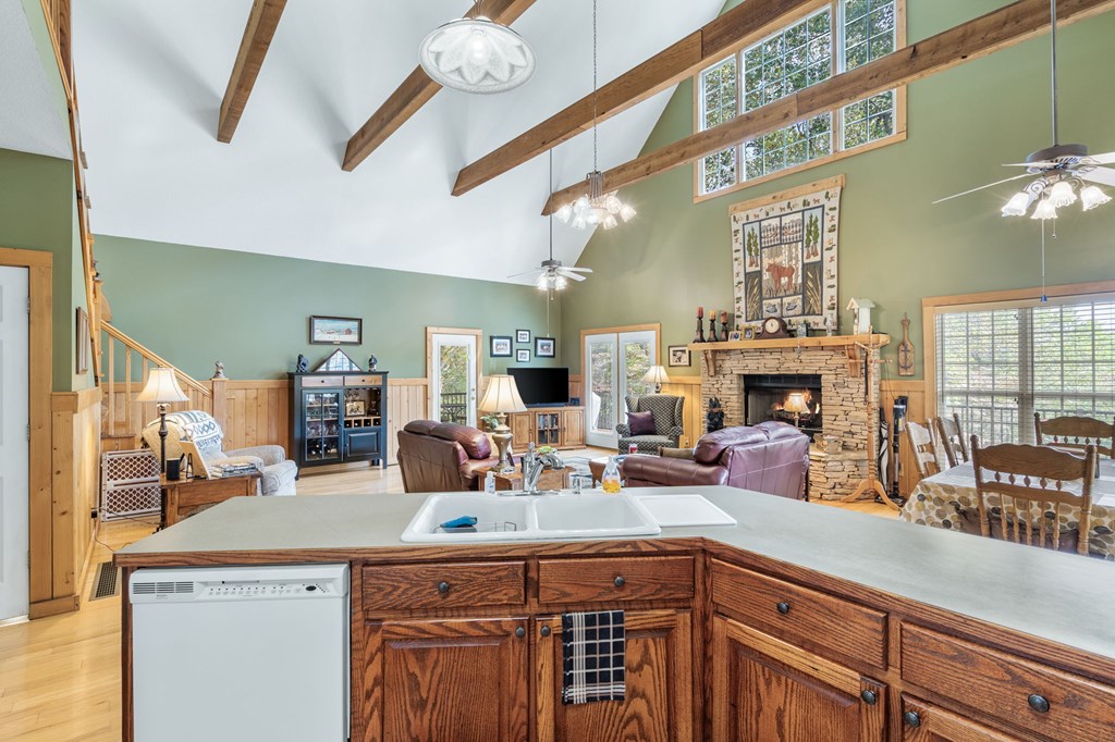 82 Hebron Way Young Harris, GA 30582 - Photo 12 of 53