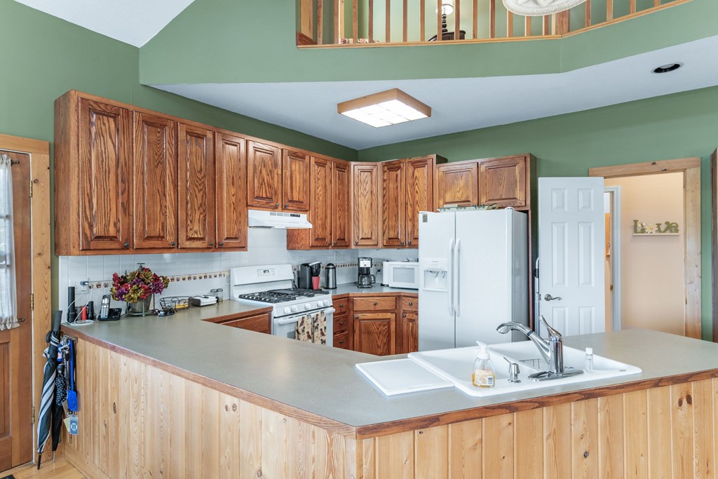 82 Hebron Way Young Harris, GA 30582 - Photo 10 of 53