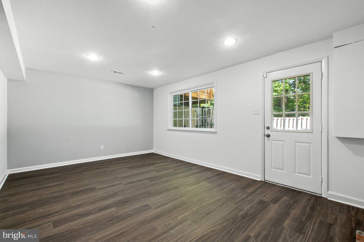 8015 Steeple Chase Court Springfield, VA 22153 - Photo 33 of 35