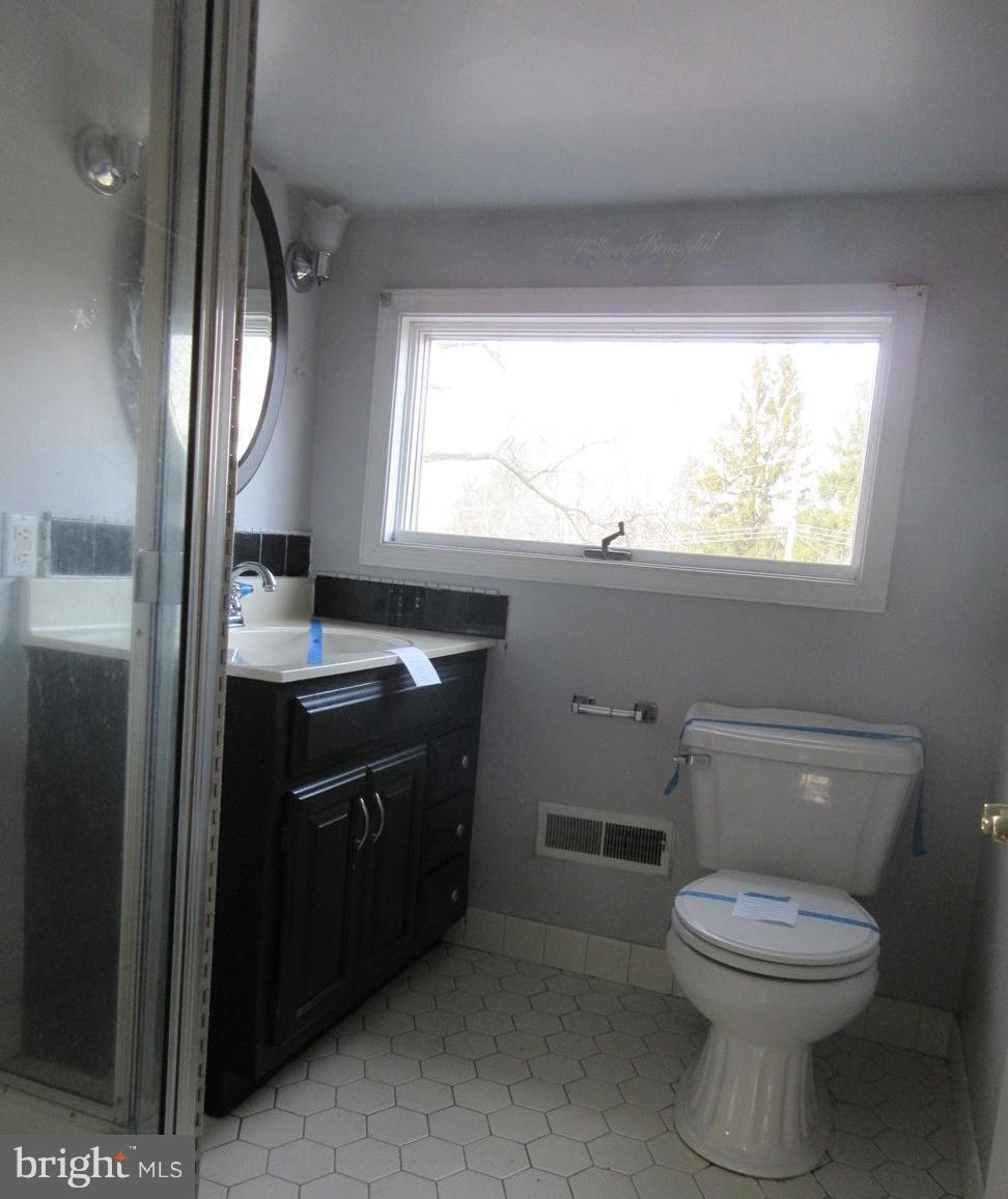 279 New Road Churchville, PA 18966 - Photo 11 of 15 Full bath 2nd floor