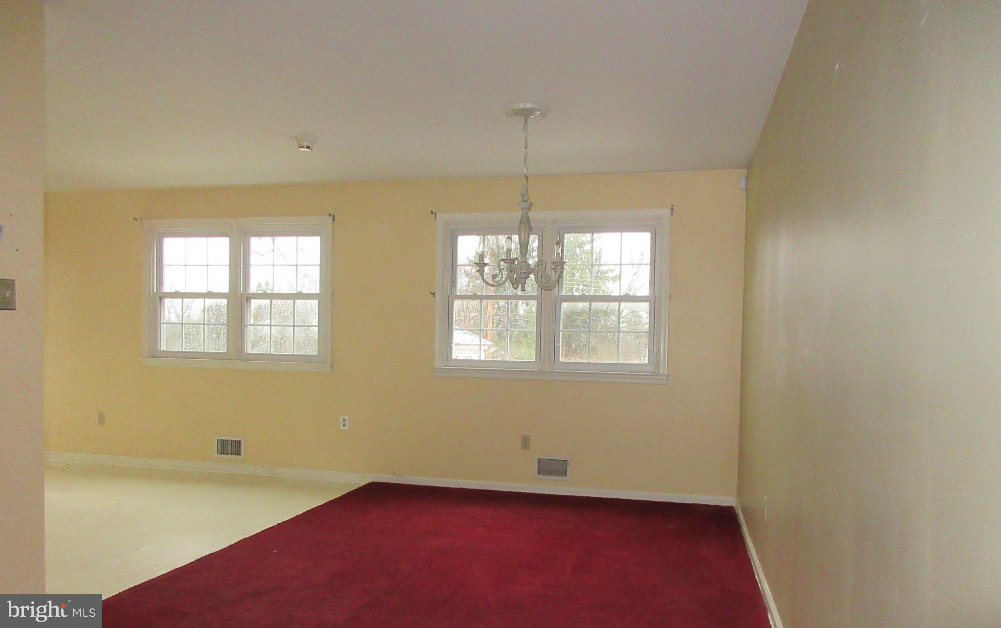 279 New Road Churchville, PA 18966 - Photo 3 of 15 Dining area