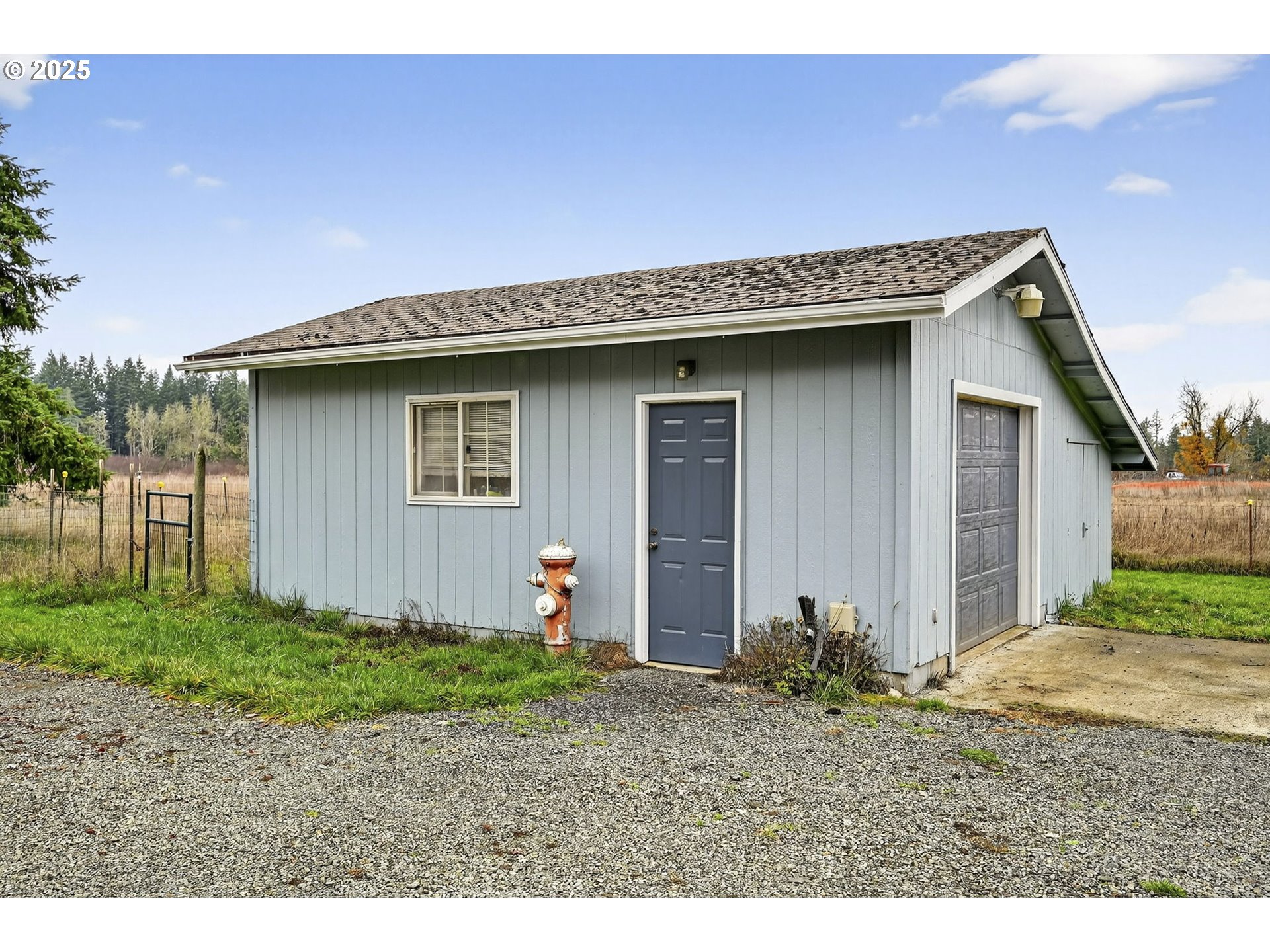 416 Coulson Road Chehalis, WA 98532 - Photo 37 of 46 a backyard of a house with lots of green space