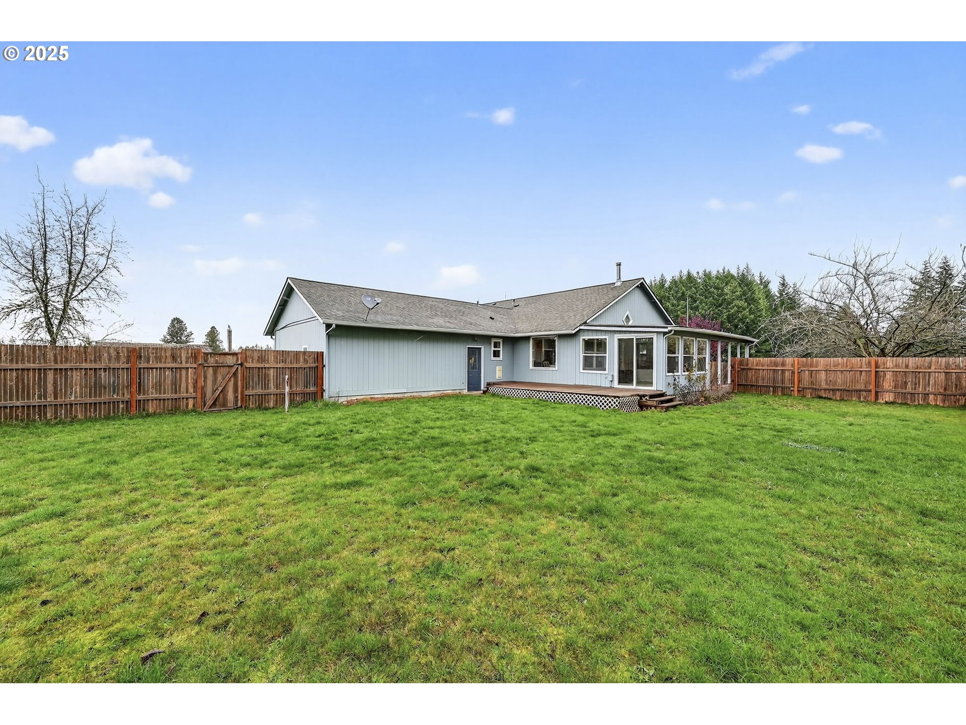 416 Coulson Road Chehalis, WA 98532 - Photo 42 of 46 a front view of a house with garden