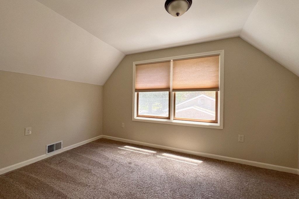31 Crawford Circle Springfield, MA 01108 - Photo 25 of 41