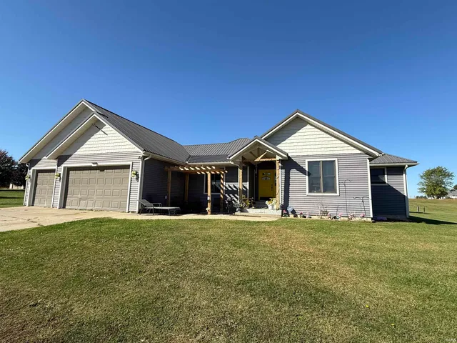 $450,000 | 1400 North 200 East, Lagrange, IN 46761
