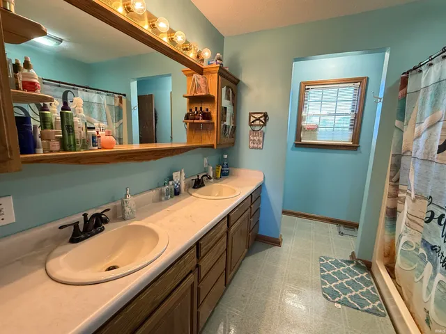 $450,000 | 1400 North 200 East, Lagrange, IN 46761